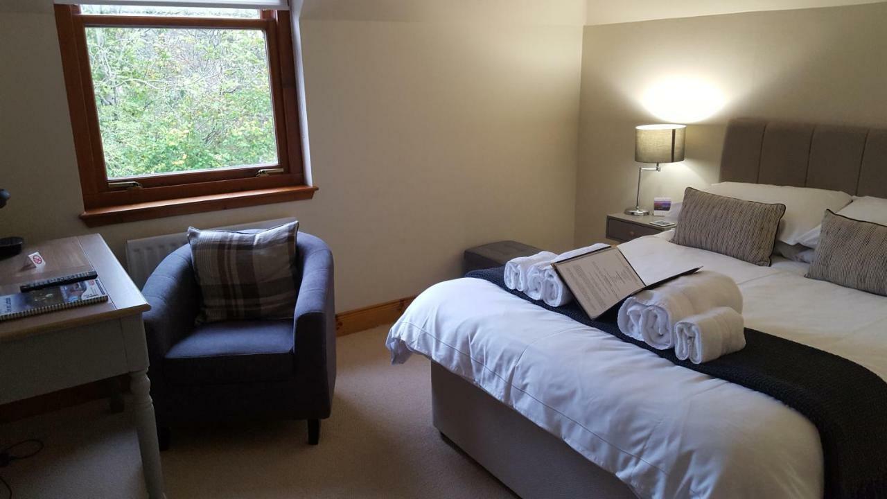 Bed and Breakfast Breton House Portree Esterno foto